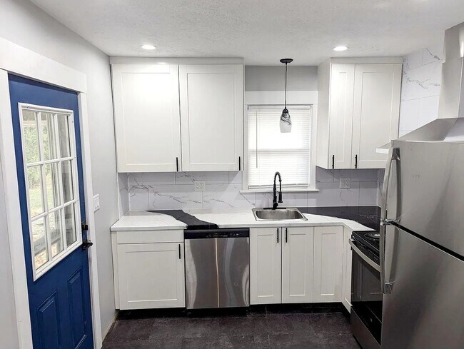 Foto del edificio - 410 Fairfield Ave NW