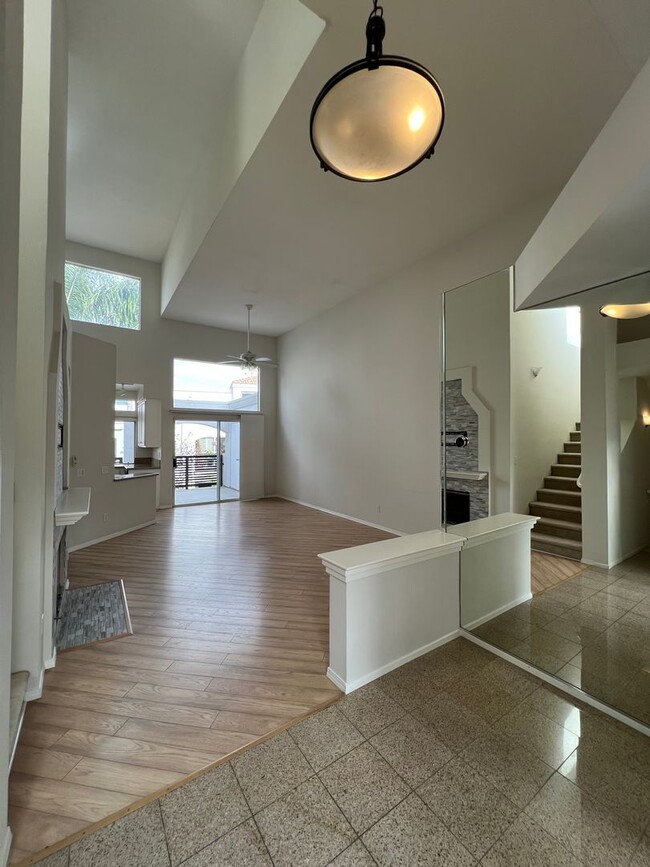 Building Photo - Laguna Niguel 3 bed 3 bath ready for you