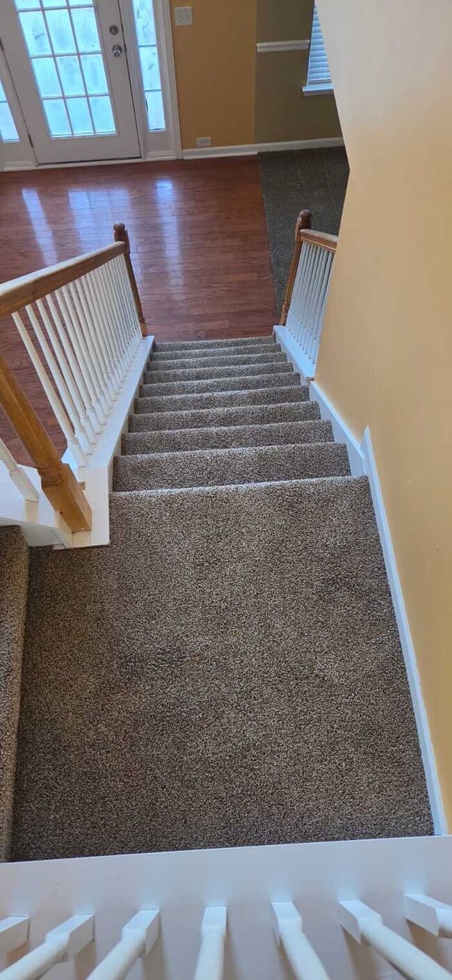 Building Photo - 5 Bedrooms 3baths Home For Rent