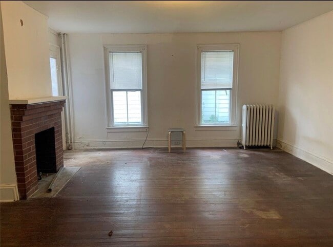 Building Photo - 97 Oak St