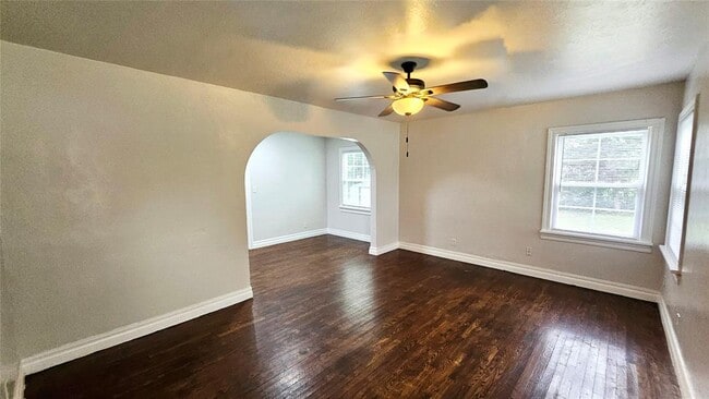 Building Photo - 2417 NW 36th Terrace