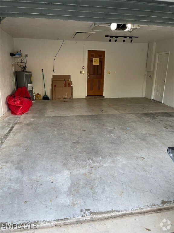 Building Photo - 4532 Beechwood Lake Dr
