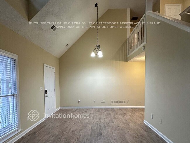 Foto del edificio - 4756 Saddleridge Rd