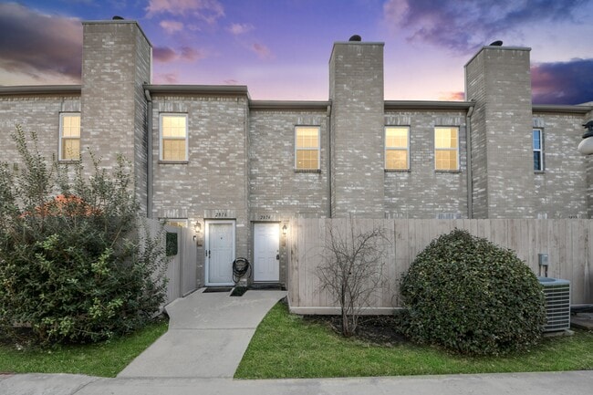 Building Photo - 2874 Holly Hall St