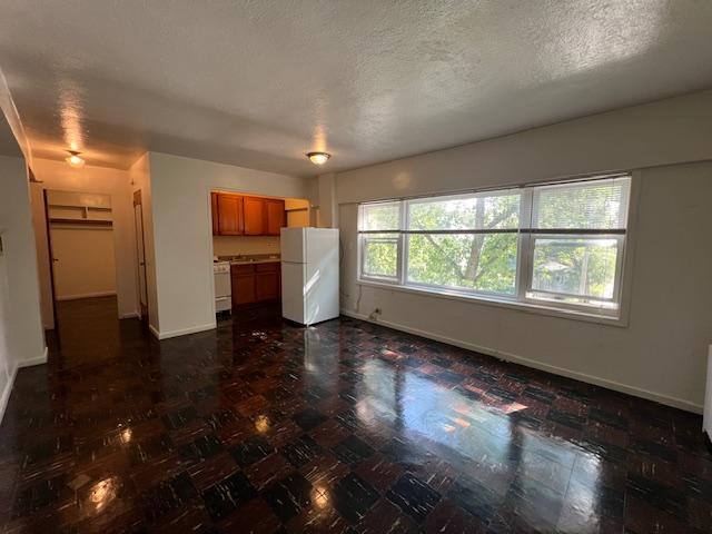 Building Photo - 0 bedroom in Chicago IL 60626