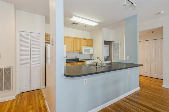 Foto del edificio - 380 Newark St.