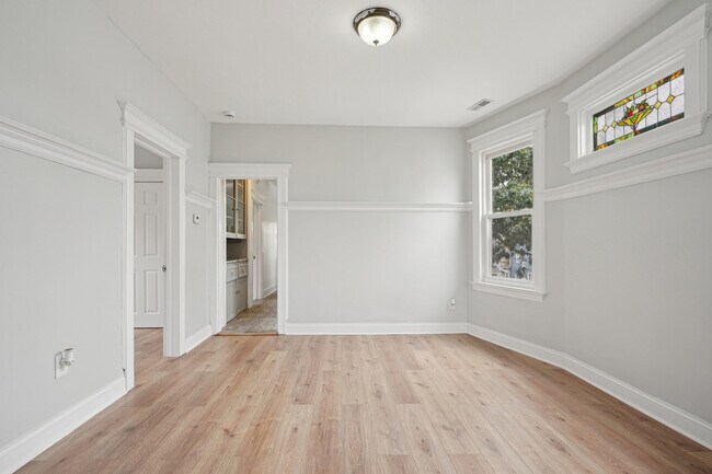Formal DIning Room - 20 Beech St