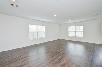 Building Photo - 5434 Logan Dale Dr