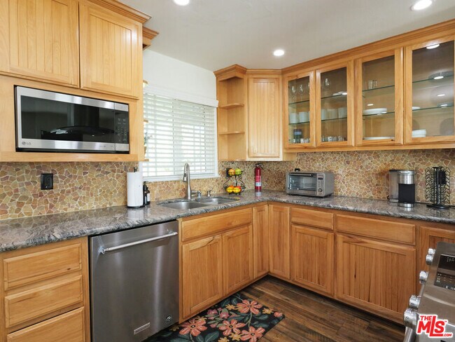 Foto del edificio - 2501 Ralston Ln