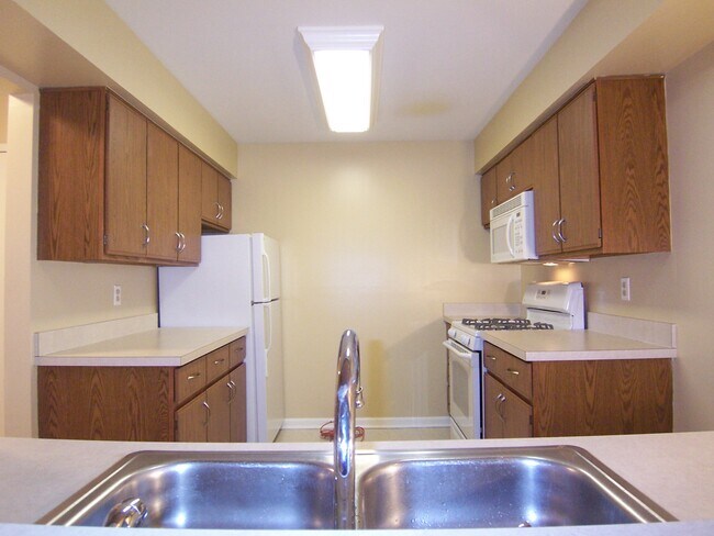 Foto del edificio - 111 Fieldcrest St