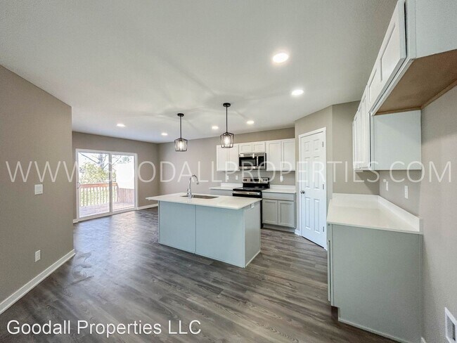 Building Photo - 2 br, 2 bath House - 1022 Adler Ct