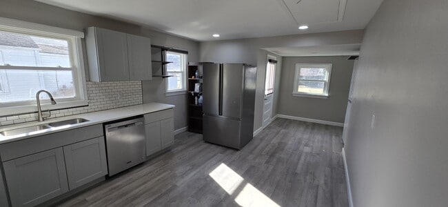 Foto del edificio - 904 Front Ave