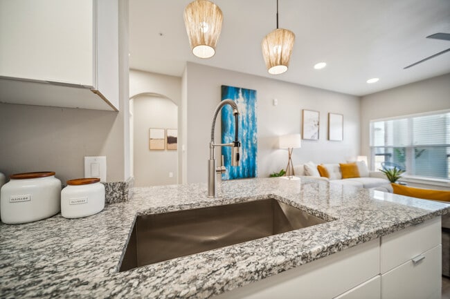 Building Photo - Casa Del Mar