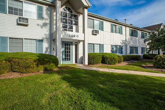 Building Photo - River Park Place Apartments