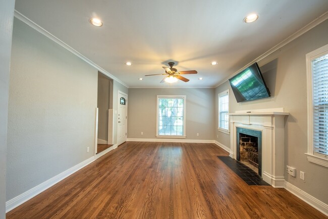 Foto del edificio - Walking Distance to TCU