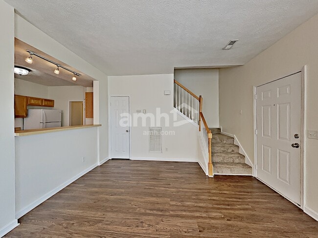 Building Photo - 145 Claybrook Lane