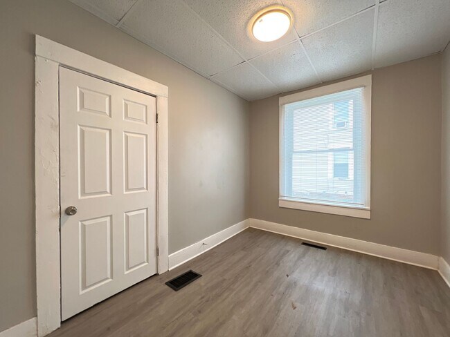 Foto del edificio - 5th Ave Abode: New Year, New Home: 50% Off...