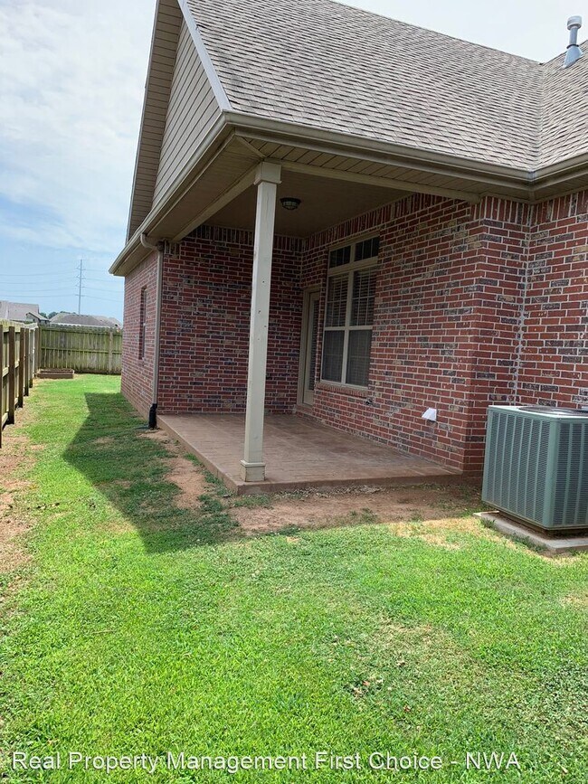 Building Photo - 4 br, 2 bath House - 3405 SW 8th Street