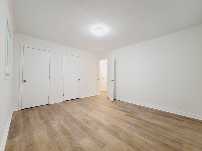 Building Photo - Brand New Remodeled One Bed One Bath