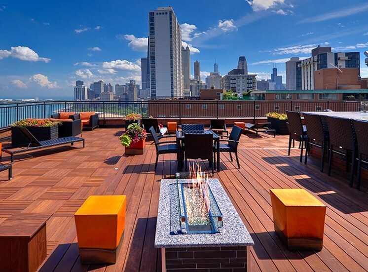 Foto principal - 1360 N Lake Shore Dr