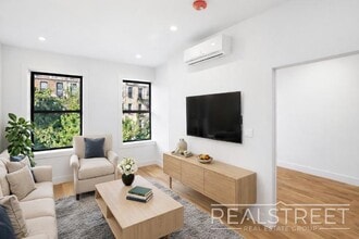 Building Photo - Stunning New 1 BED in North Crown Heights Brownstone