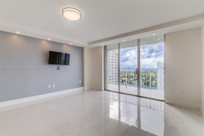 Foto del edificio - 5701 Collins Ave