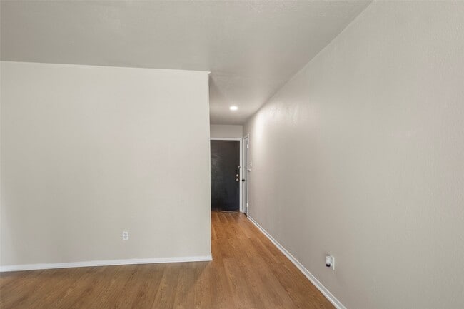 Building Photo - 13335 Ambrose St