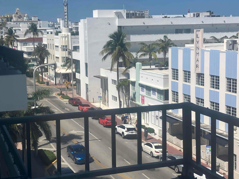 Primary Photo - 720 Collins Ave