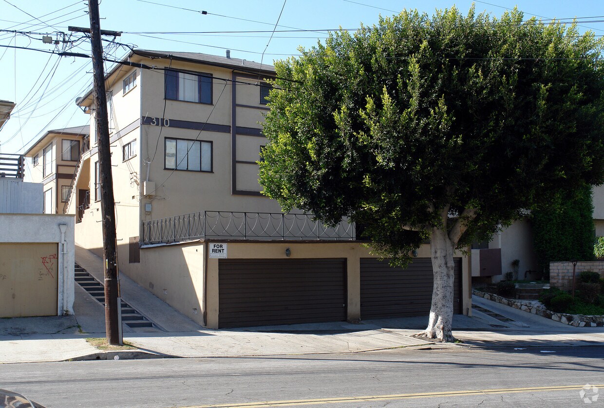 Primary Photo - 310 E Hyde Park Blvd