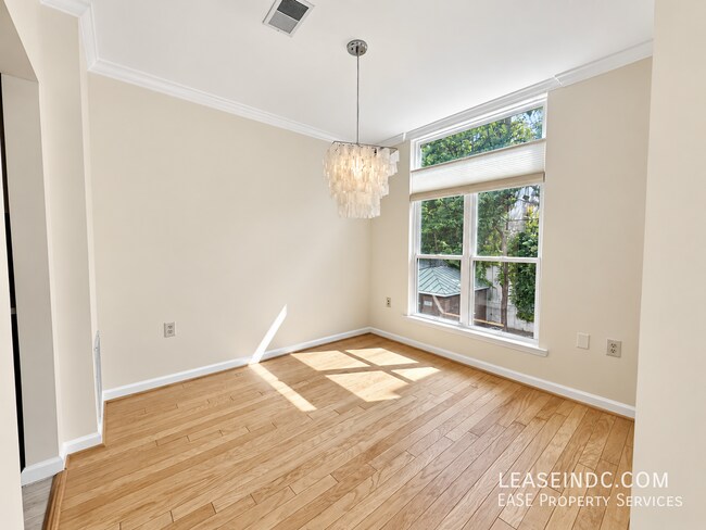 Foto del edificio - 2413 20th St NW