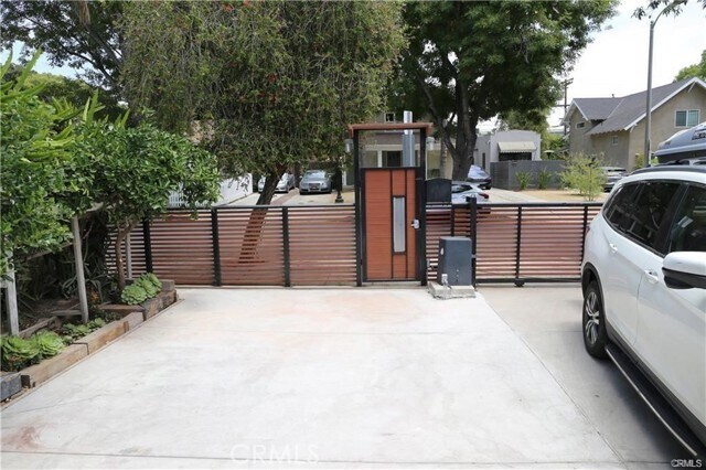 Foto del edificio - 1323 N Cherokee Ave