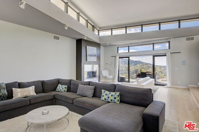 Foto del edificio - 3223 Tareco Dr