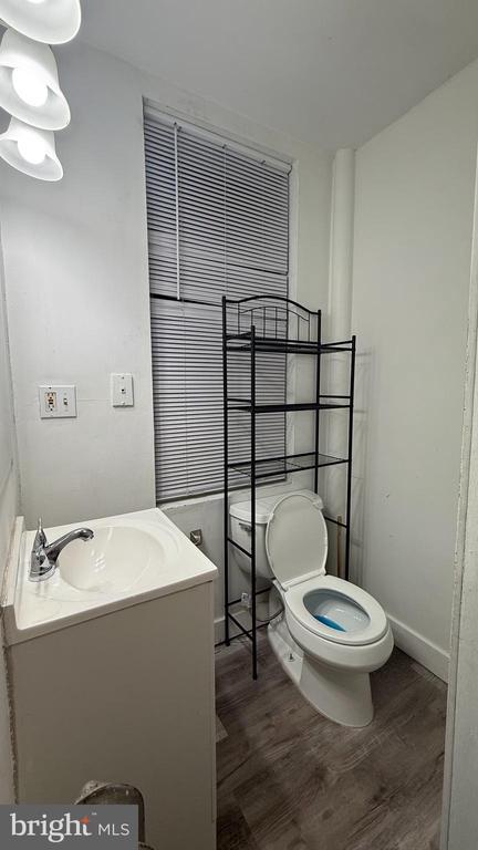 Foto principal - 2353 E Somerset St