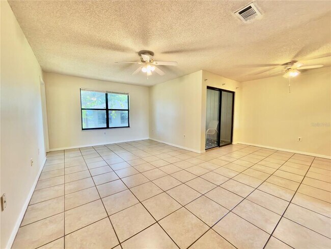 Foto del edificio - 5323 11th St Cir E