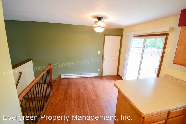 Building Photo - 3 br, 1 bath House - 2212 Berkshire Dr.