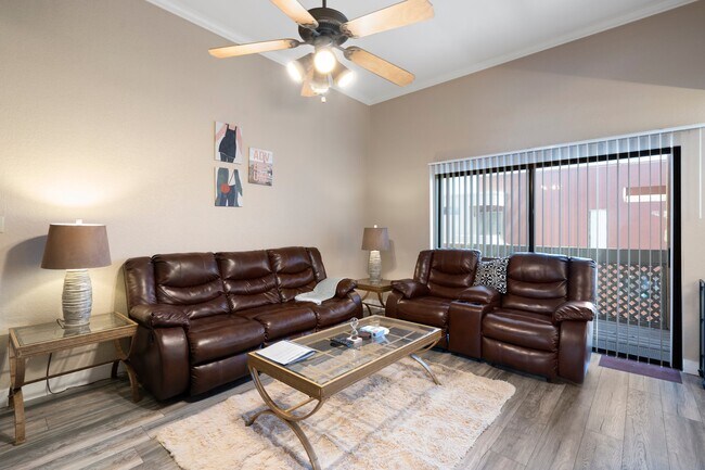 Living room - 3600 N Hayden Rd