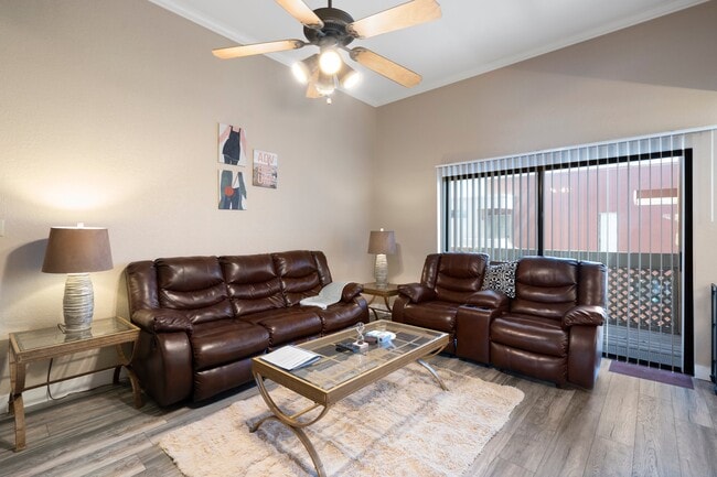 Living room - 3600 N Hayden Rd