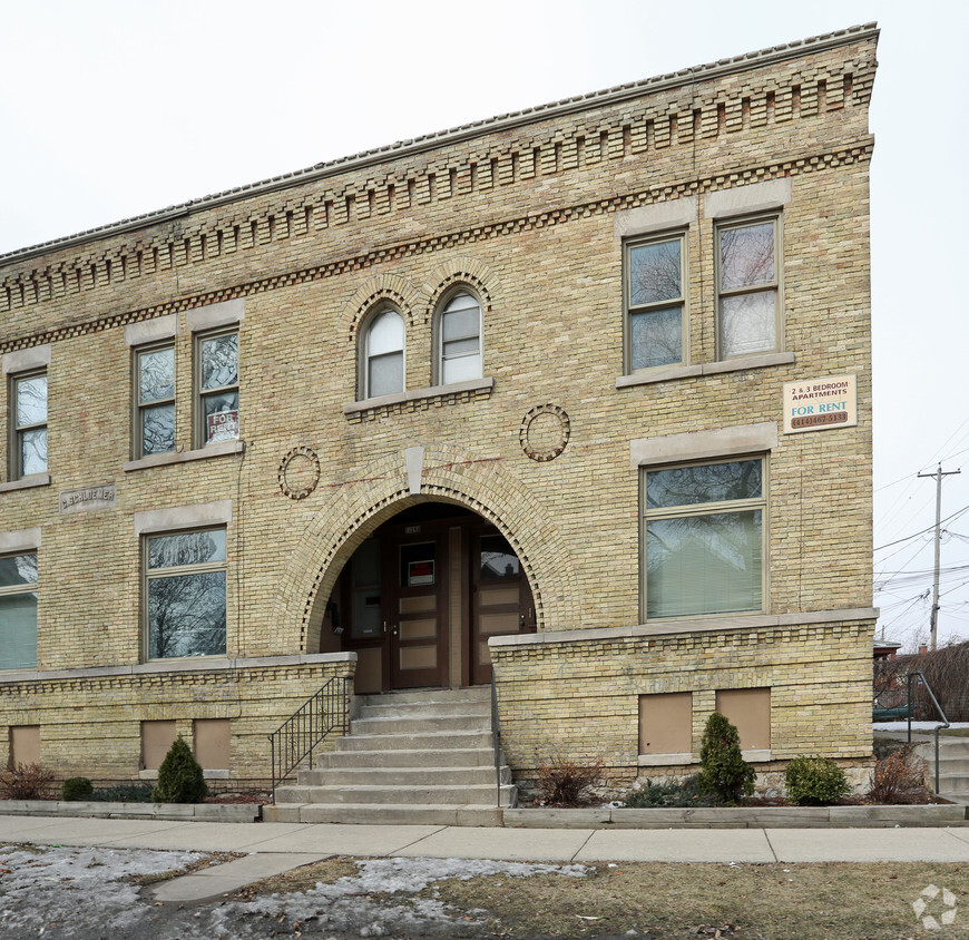 Building Photo - Walker Row