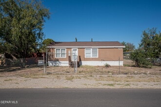 Building Photo - 421 Tulum Dr