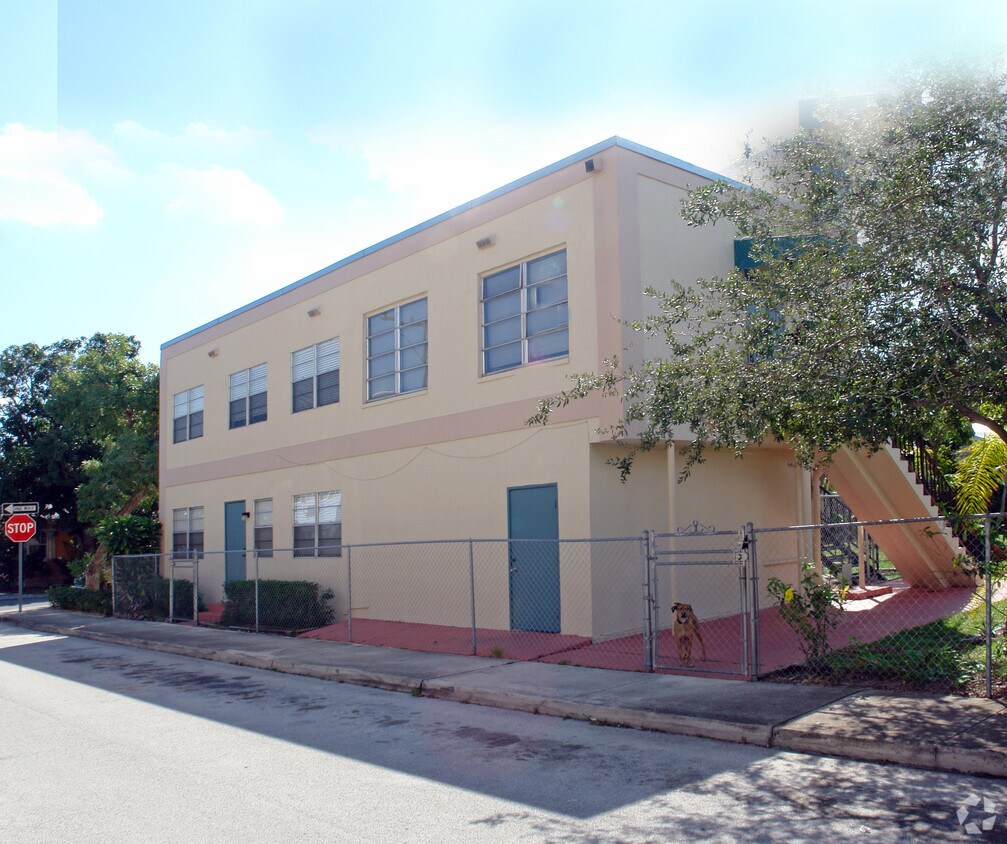 Building Photo - 301 S M St