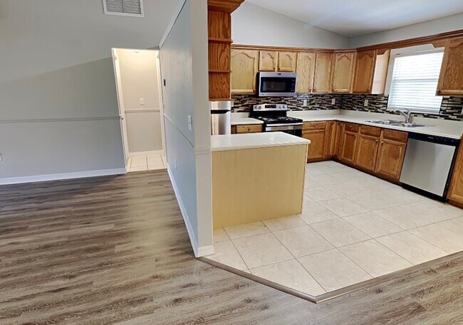 Foto del edificio - 508 Basil Ct