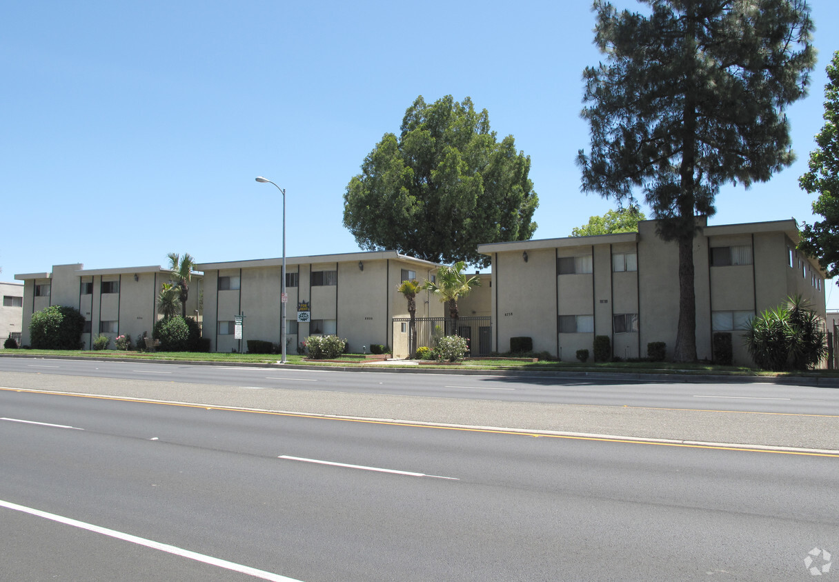 Foto del edificio - 8800 Topanga Canyon Blvd