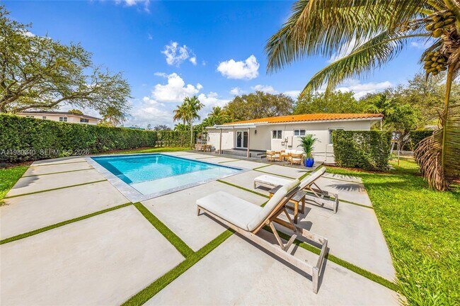 Foto del edificio - 172 Bentley Dr