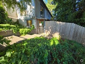Building Photo - 510 N Collier St