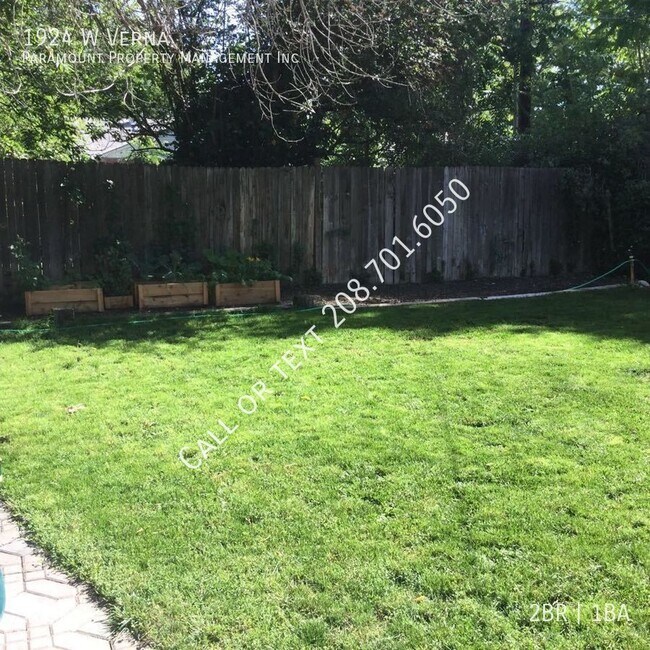 Building Photo - Fantastic 2 Bedroom Home near BSU and down...