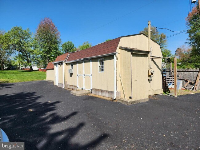 Building Photo - 3901 Chichester Ave