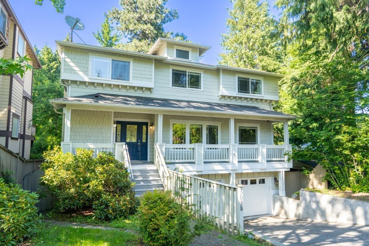 Primary Photo - 4bd/2.5ba Seattle Home