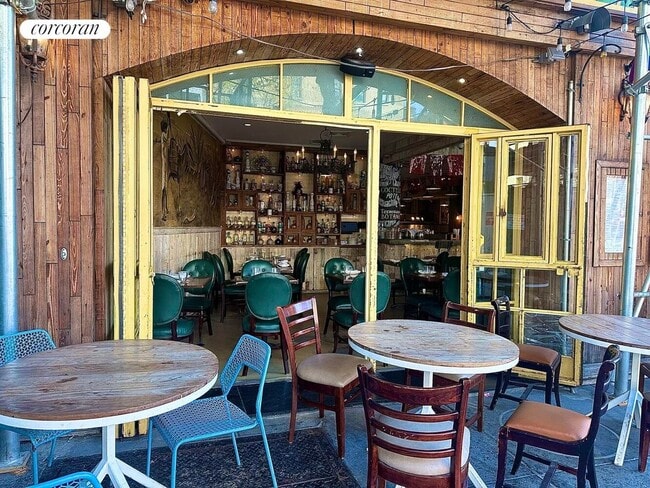 Building Photo - 802 9th Ave