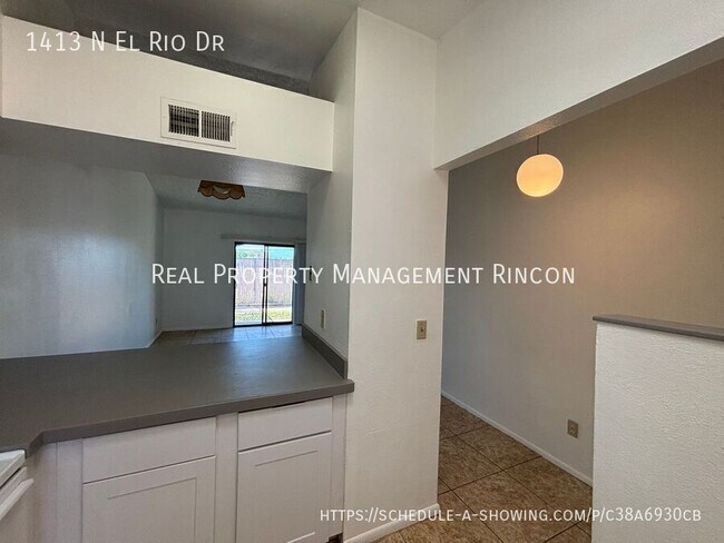 Foto del edificio - 1413 N El Rio Dr
