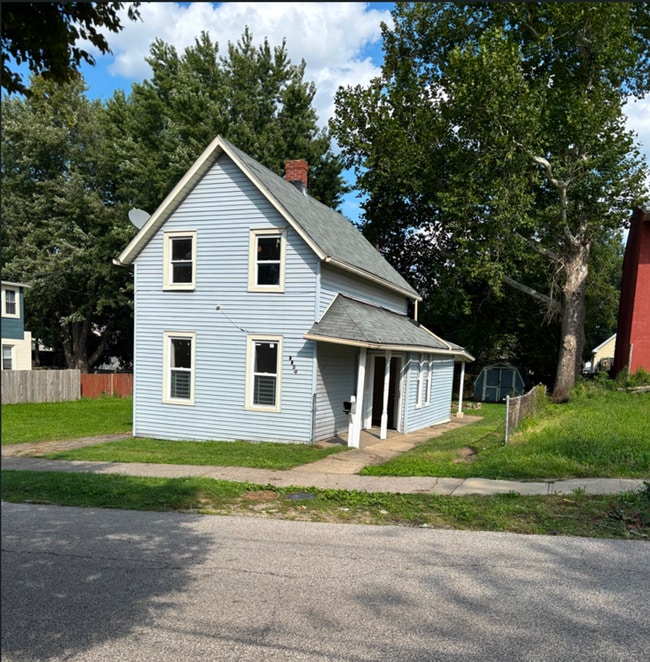 Building Photo - 3539 W 58th St